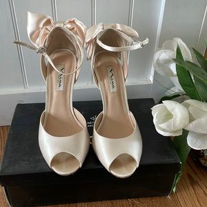 Nina Pink Satin Shoes with Bow Size 8